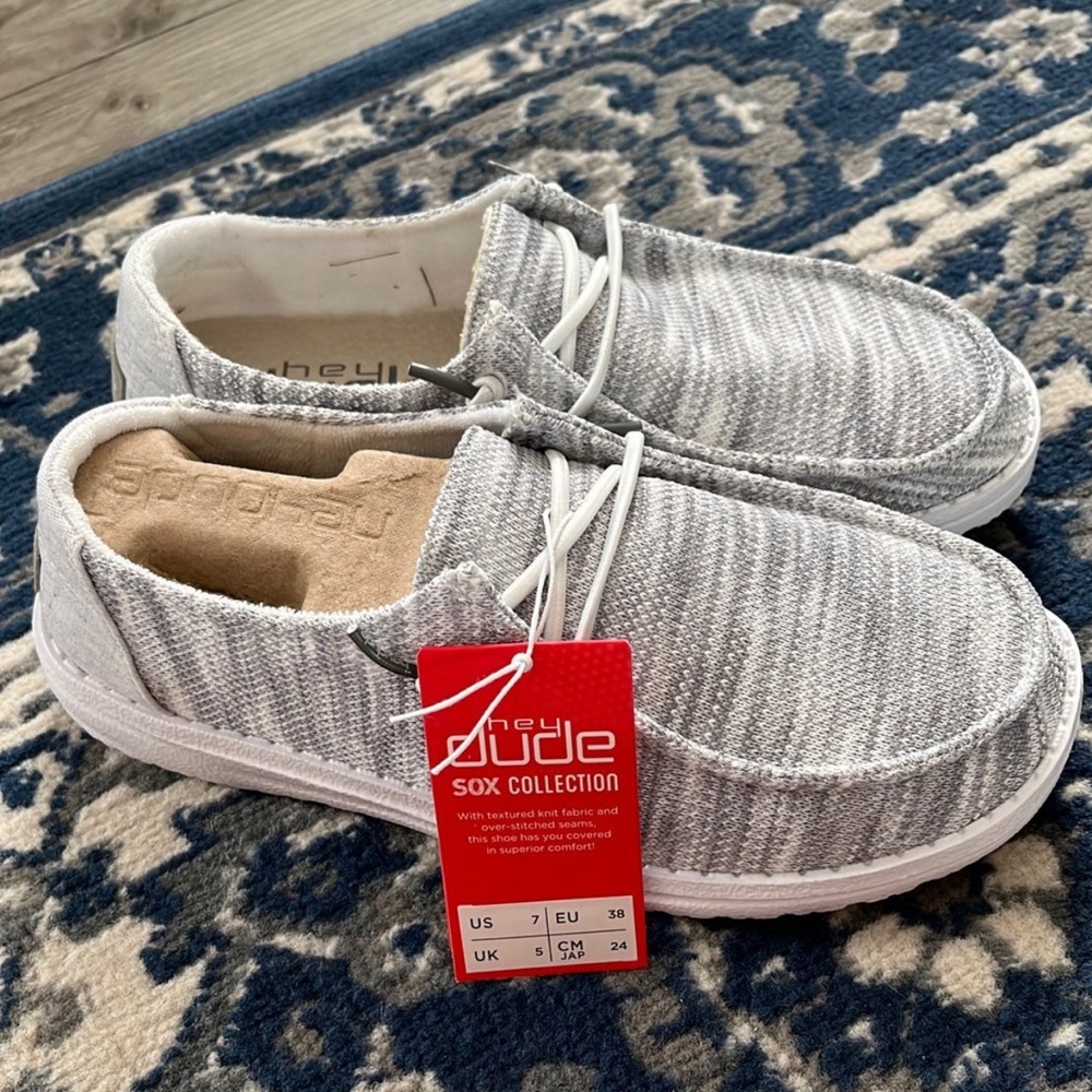 Hey Dude, size 7
